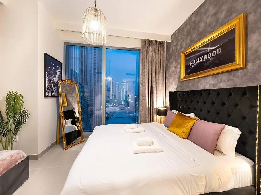 Panoramic Full Fountain,Opera& Burj Sky View 4Br Apt Dubai Apartment